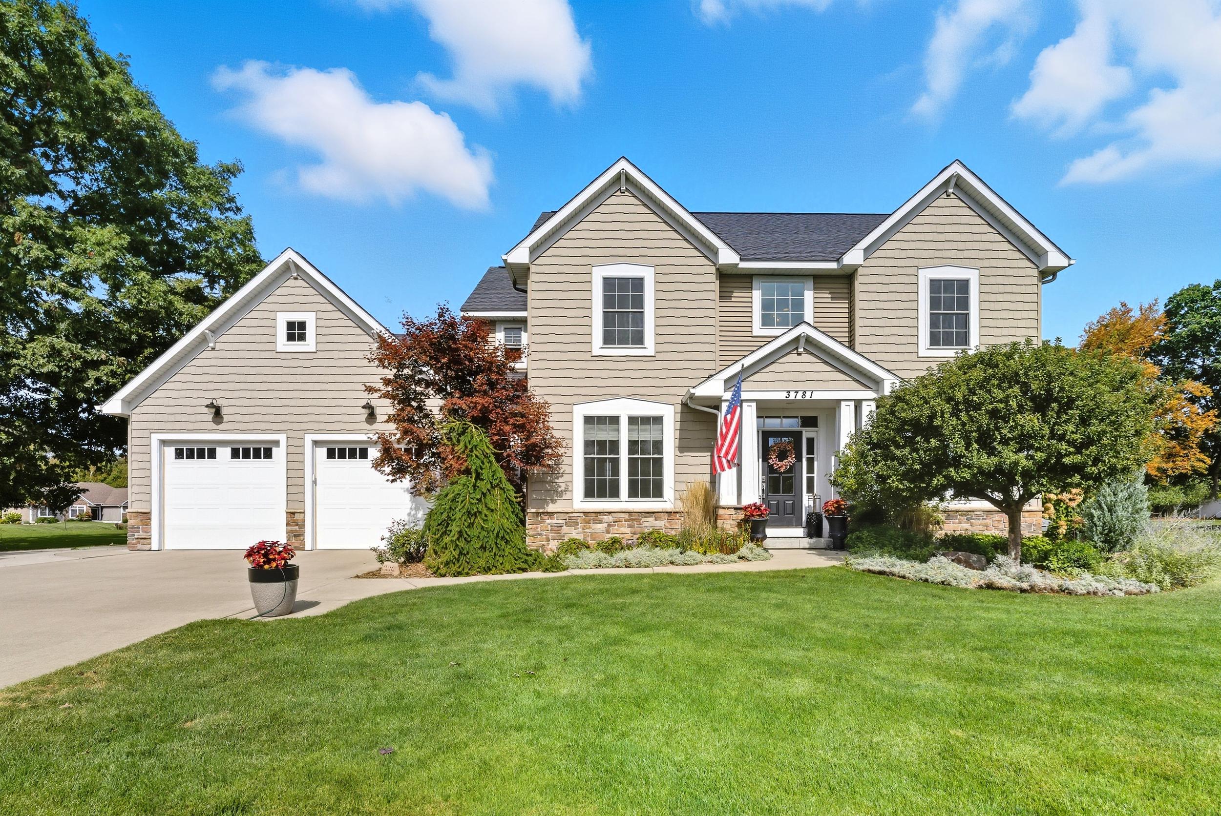 Polished exterior listing photo by Boxey Real Estate Media